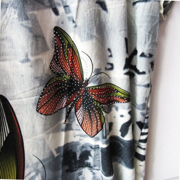 Women's Gray Short Sleeve Stretchy Graphic Shirt With Sparkle Flower Butterfly - Picture 3 of 4